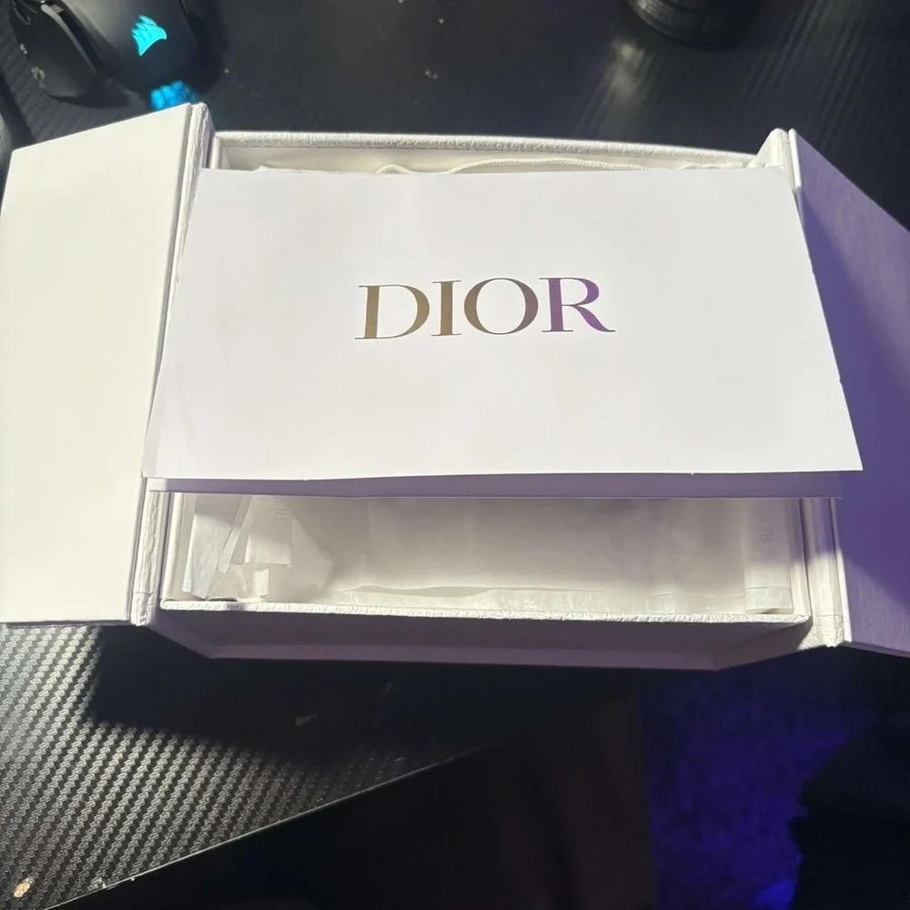 Dior hi everyone